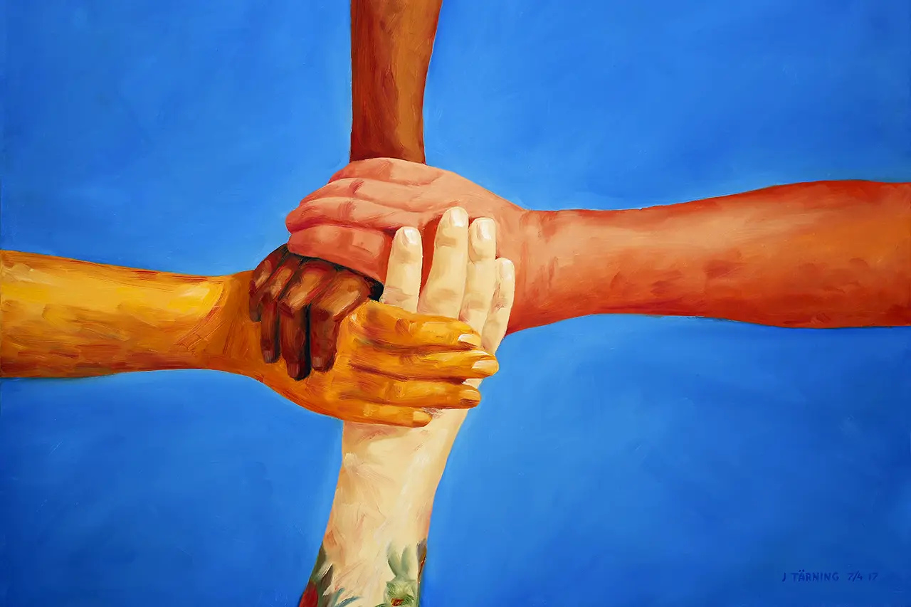 Målad illustration i realistisk stil, fyra händer som håller i varandra och bildar ett gulrött kors mot en blå bakgrund